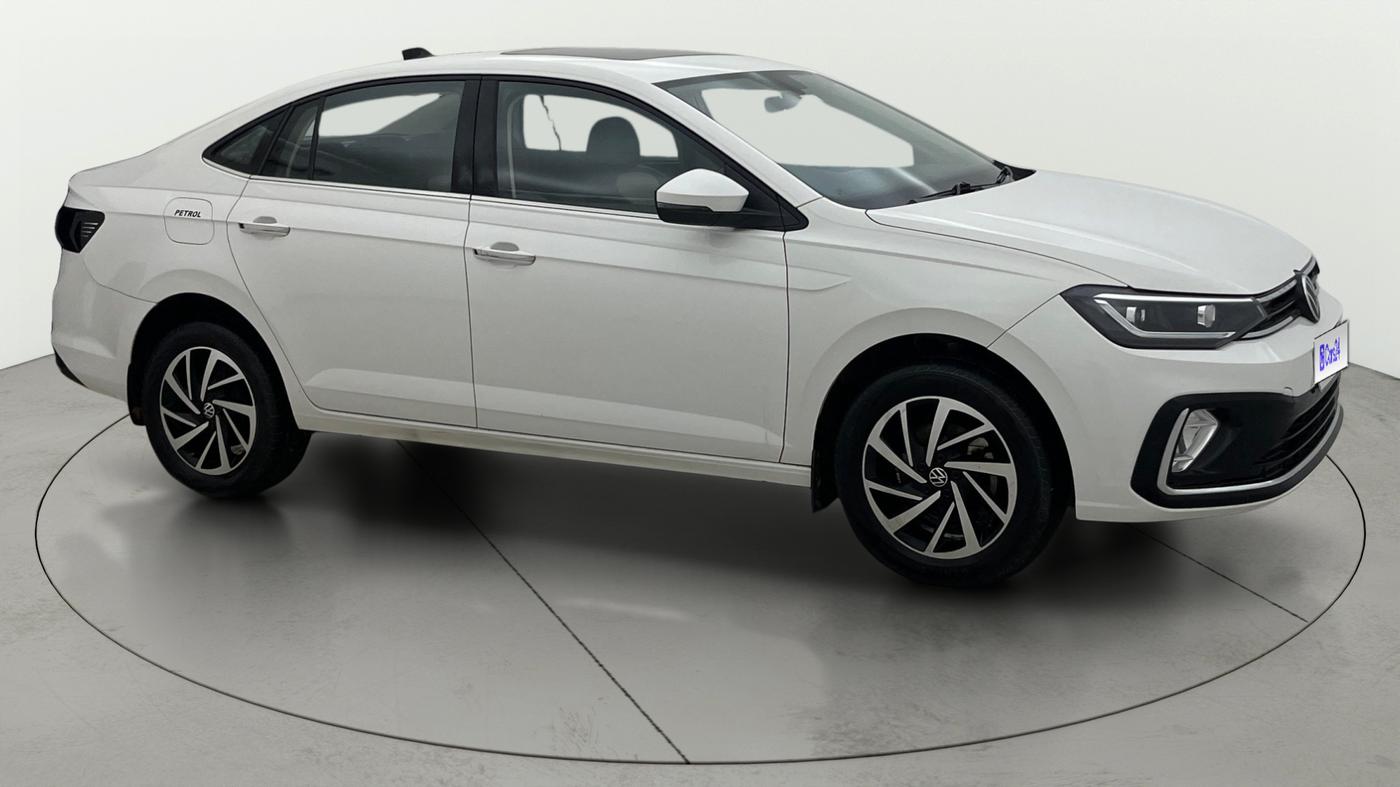 2023 Volkswagen VIRTUS TOPLINE TSI 1.0 MT, Petrol, Manual, 30,202 km, Right Front Diagonal