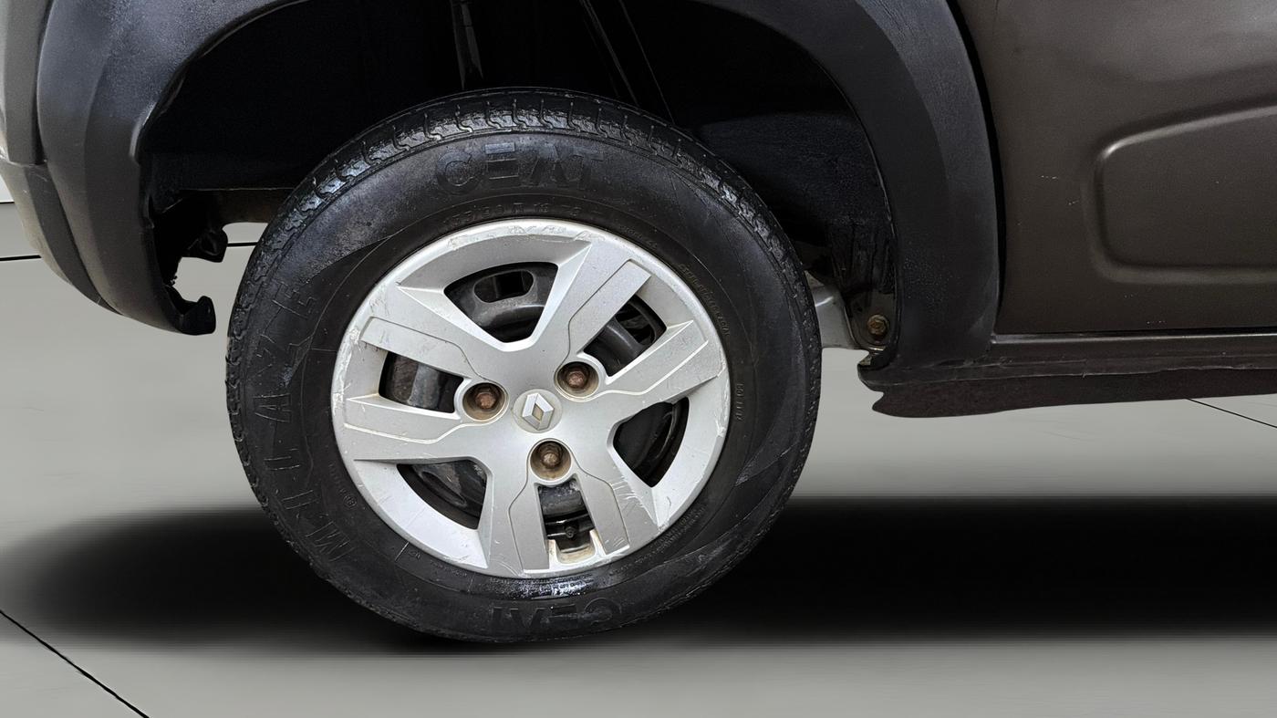 2017 Renault Kwid RXL, Petrol, Manual, 70,864 km, Right Rear Wheel