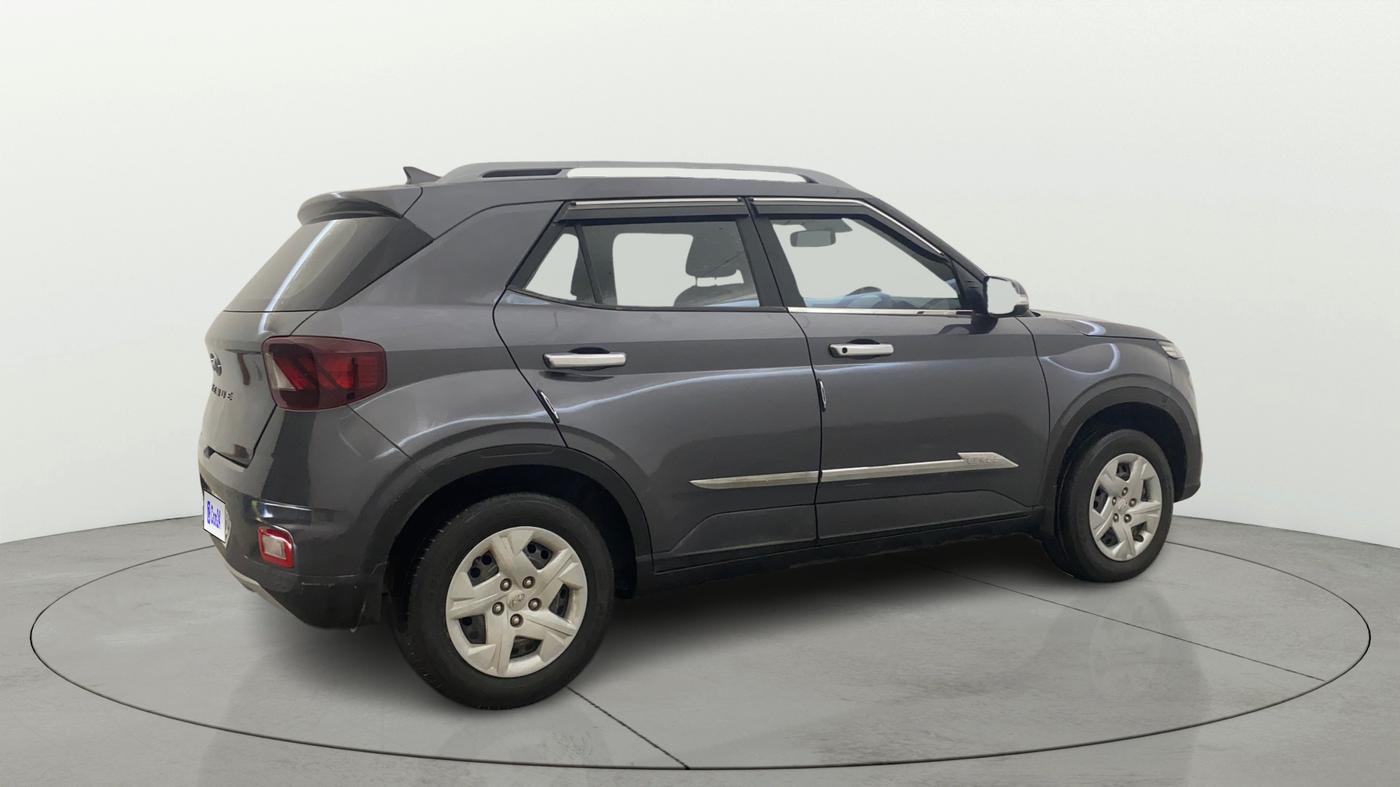 2022 Hyundai VENUE S+ 1.2, CNG, Manual, 56,314 km, Right Back Diagonal