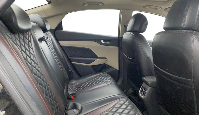 2018 Hyundai Verna 1.6 VTVT SX (O) AT, Petrol, Automatic, 43,684 km, Right Side Rear Door Cabin