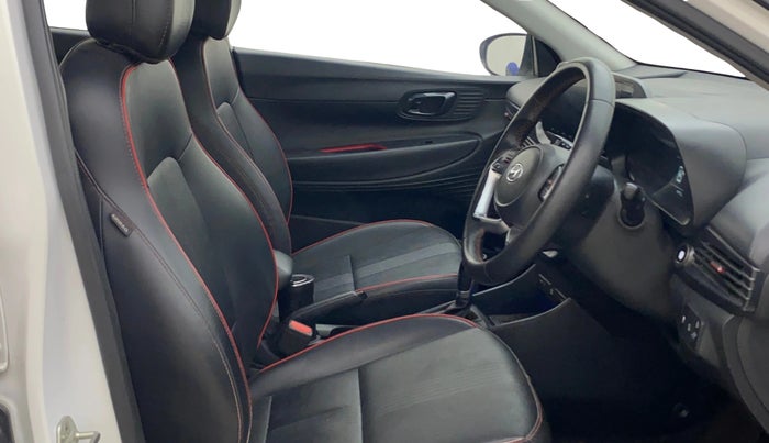 2022 Hyundai NEW I20 Asta (O) 1.0 Turbo DCT Dual Tone, Petrol, Automatic, 44,462 km, Right Side Front Door Cabin