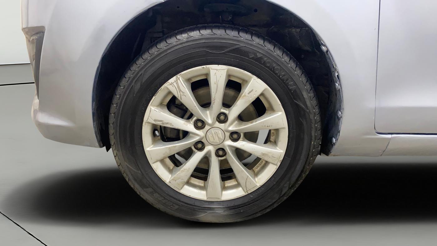 2013 Maruti Ertiga ZDI, Diesel, Manual, 60,730 km, Left Front Wheel