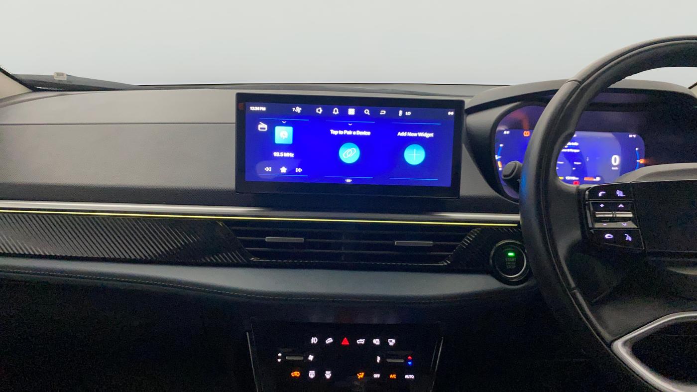2025 Tata Curvv Creative Plus S 1.2 Petrol 6MT, Petrol, Manual, 15,090 km, Air Conditioner