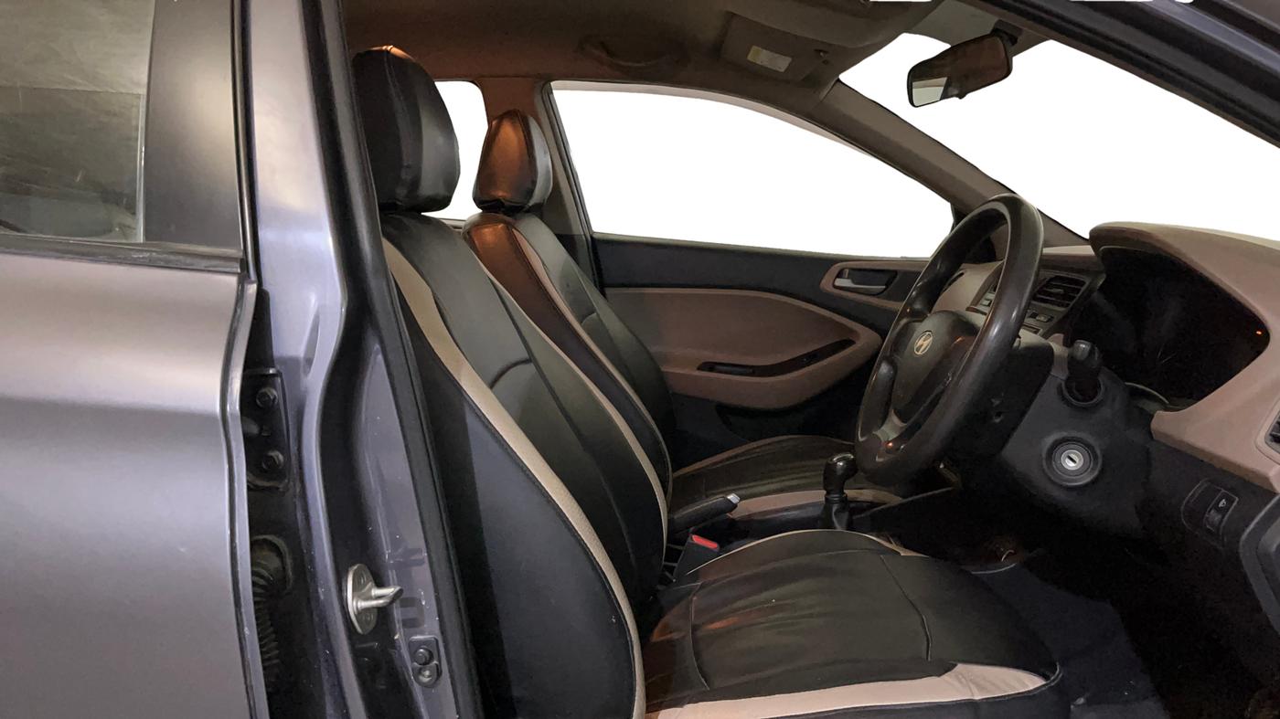 2017 Hyundai Elite i20 MAGNA EXECUTIVE 1.2, Petrol, Manual, 1,06,531 km, Right Side Front Door Cabin