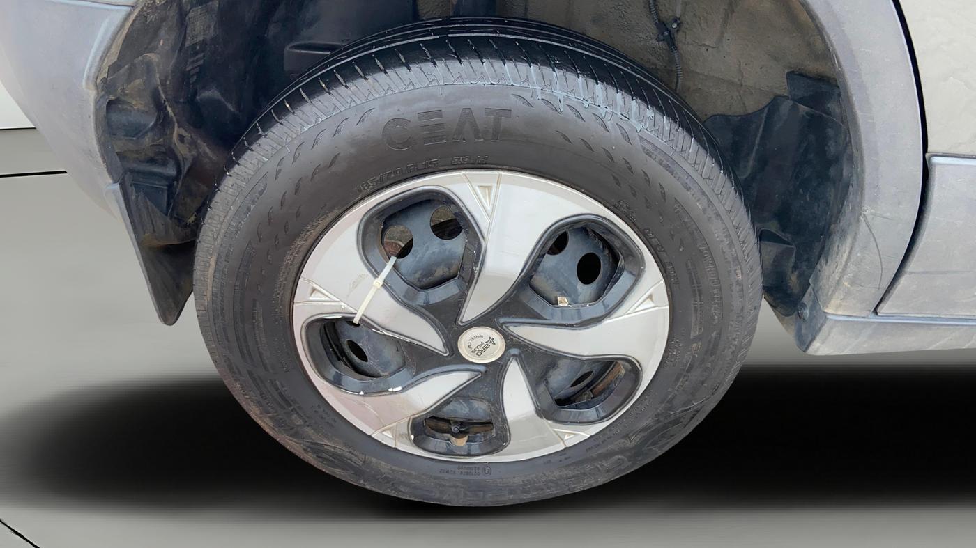 2025 Tata PUNCH PURE MT, Petrol, Manual, 34,594 km, Right Rear Wheel