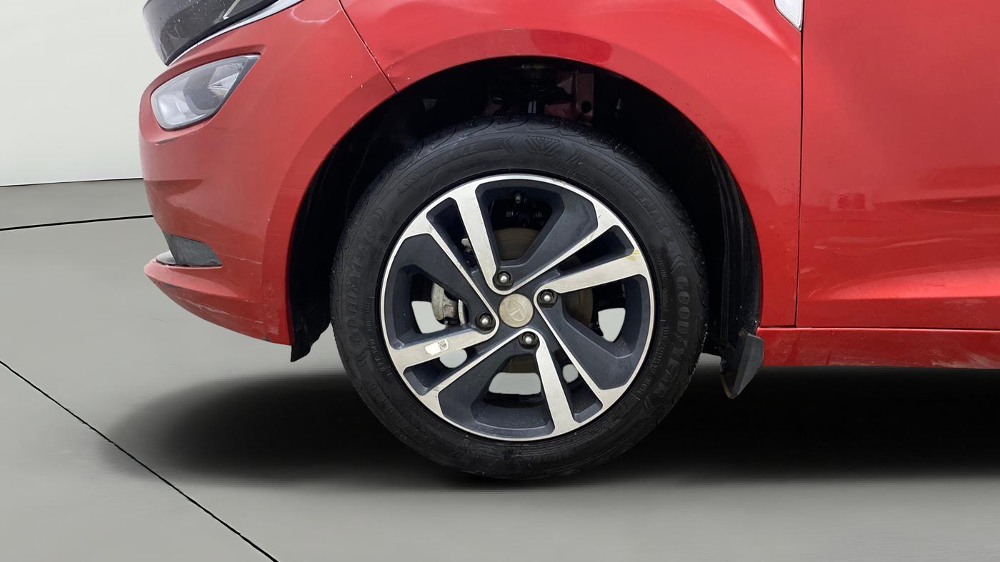 2022 Tata ALTROZ XZA (O), Petrol, Automatic, 23,961 km, Left Front Wheel