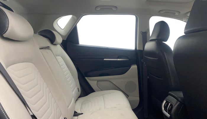 2023 KIA SONET HTX 1.5 DIESEL MT, Diesel, Manual, 18,163 km, Right Side Rear Door Cabin