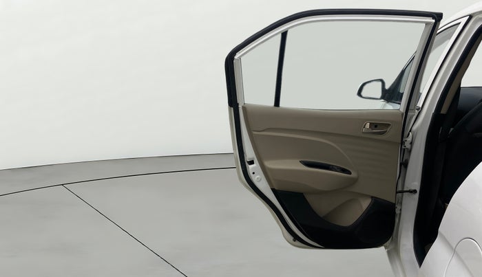 2018 Hyundai NEW SANTRO SPORTZ CNG, CNG, Manual, 94,346 km, LHS Rear Door