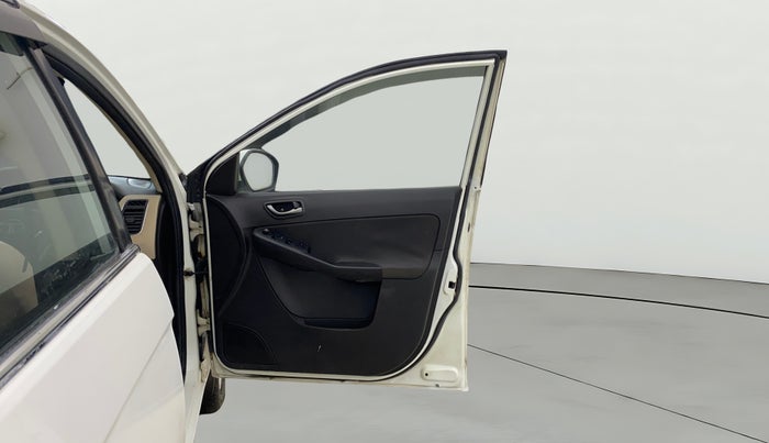 2015 Tata Zest XT PETROL, Petrol, Manual, 58,059 km, RHS Front Door