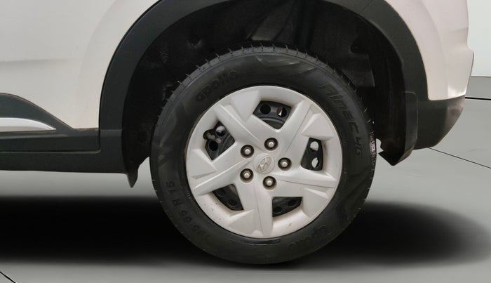 2022 Hyundai VENUE S+ 1.2, Petrol, Manual, 38,396 km, Left Rear Wheel