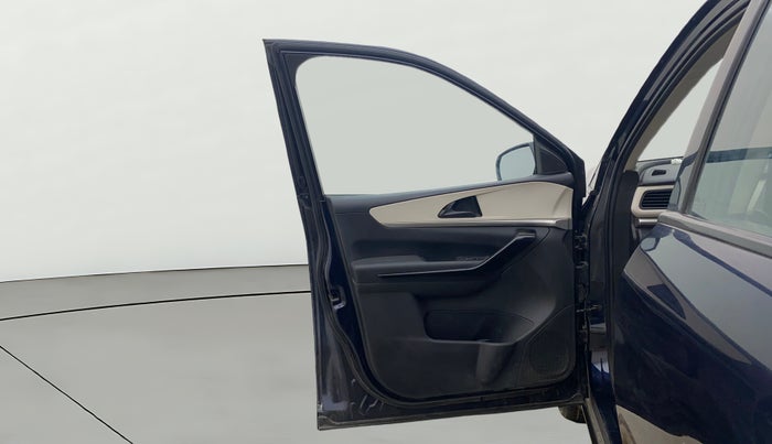 2022 Mahindra XUV700 AX 5 D MT 7 STR, Diesel, Manual, 49,147 km, LHS Front Door