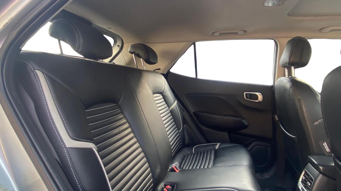 2019 Hyundai VENUE SX 1.0 TURBO, Petrol, Manual, 94,014 km, Right Side Rear Door Cabin