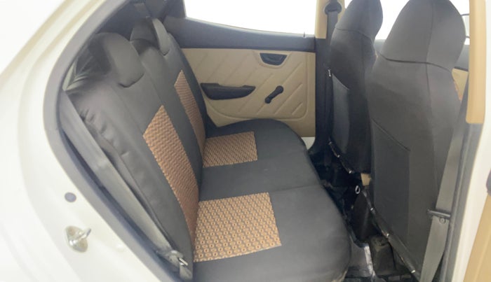 2017 Hyundai Eon ERA +, Petrol, Manual, 47,805 km, Right Side Rear Door Cabin