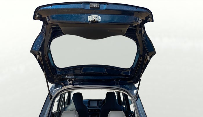 2022 Hyundai GRAND I10 NIOS SPORTZ AMT 1.2 KAPPA VTVT, Petrol, Automatic, 9,996 km, Boot Door Open