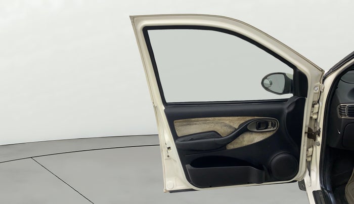 2013 Tata Indigo ECS VX CR4, Diesel, Manual, 98,911 km, LHS Front Door