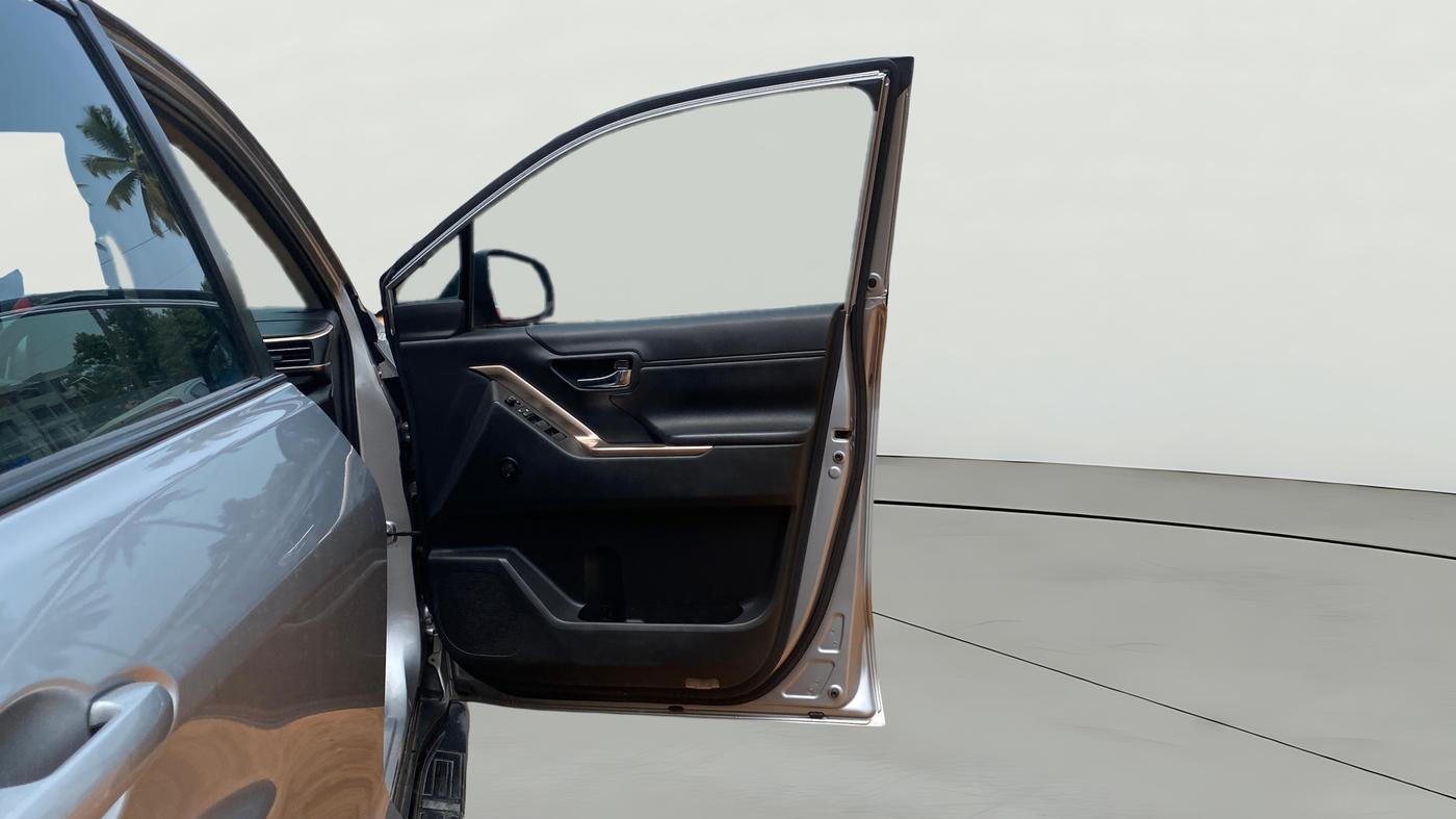 2023 Maruti Invicto ZETA PLUS 7 STR STRONG HYBRID, Hybrid, Automatic, 43,056 km, RHS Front Door