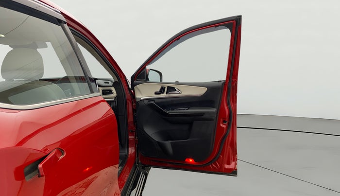 2023 Mahindra XUV700 AX 7 LUXURY P AT 7 STR, Petrol, Automatic, 4,791 km, RHS Front Door