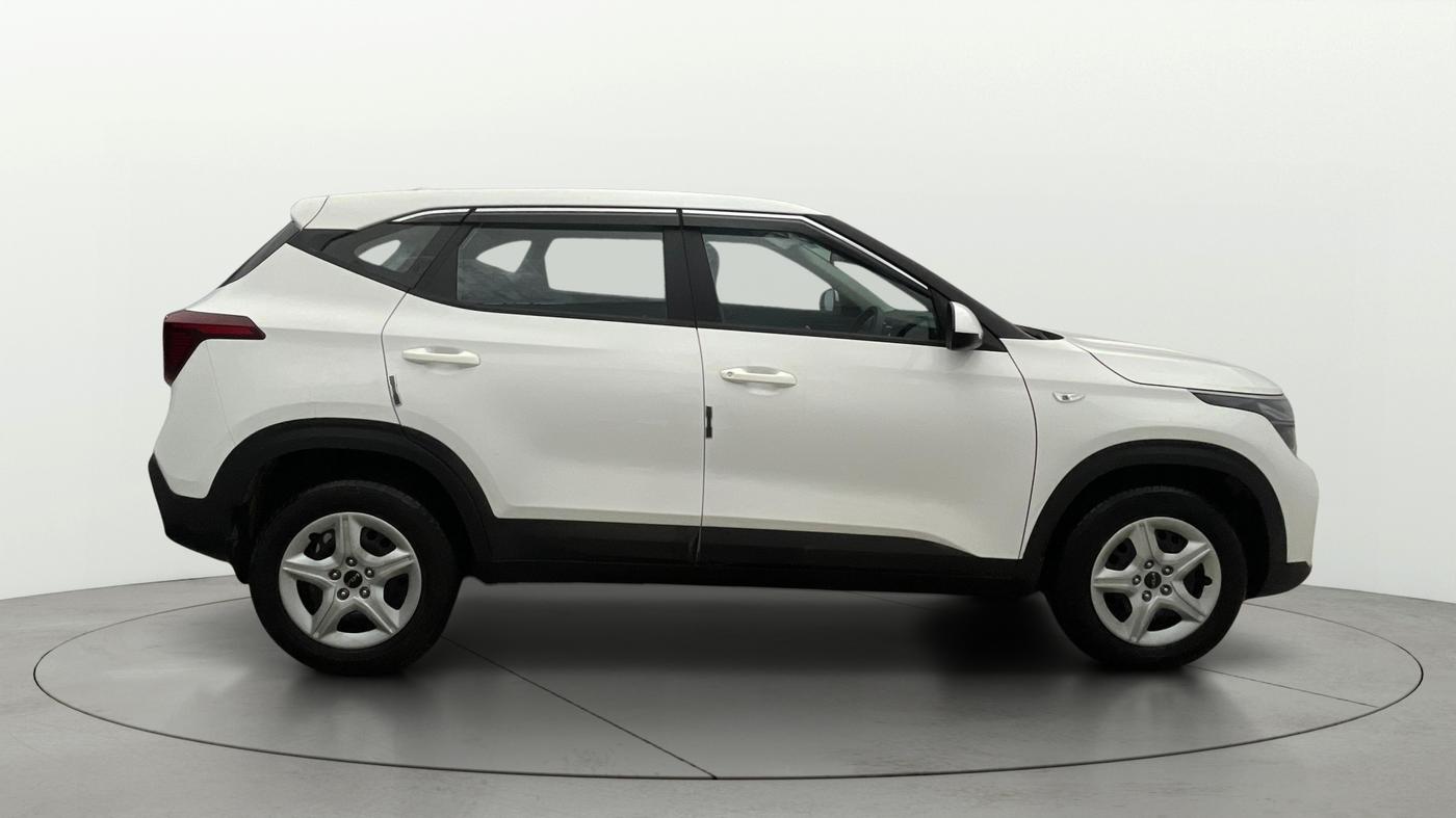2025 KIA SELTOS HTE (O)1.5 Petrol MT, Petrol, Manual, 5,525 km, Right Side View