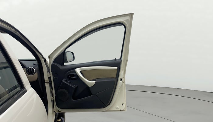 2014 Renault Duster RXL PETROL, Petrol, Manual, 81,982 km, RHS Front Door