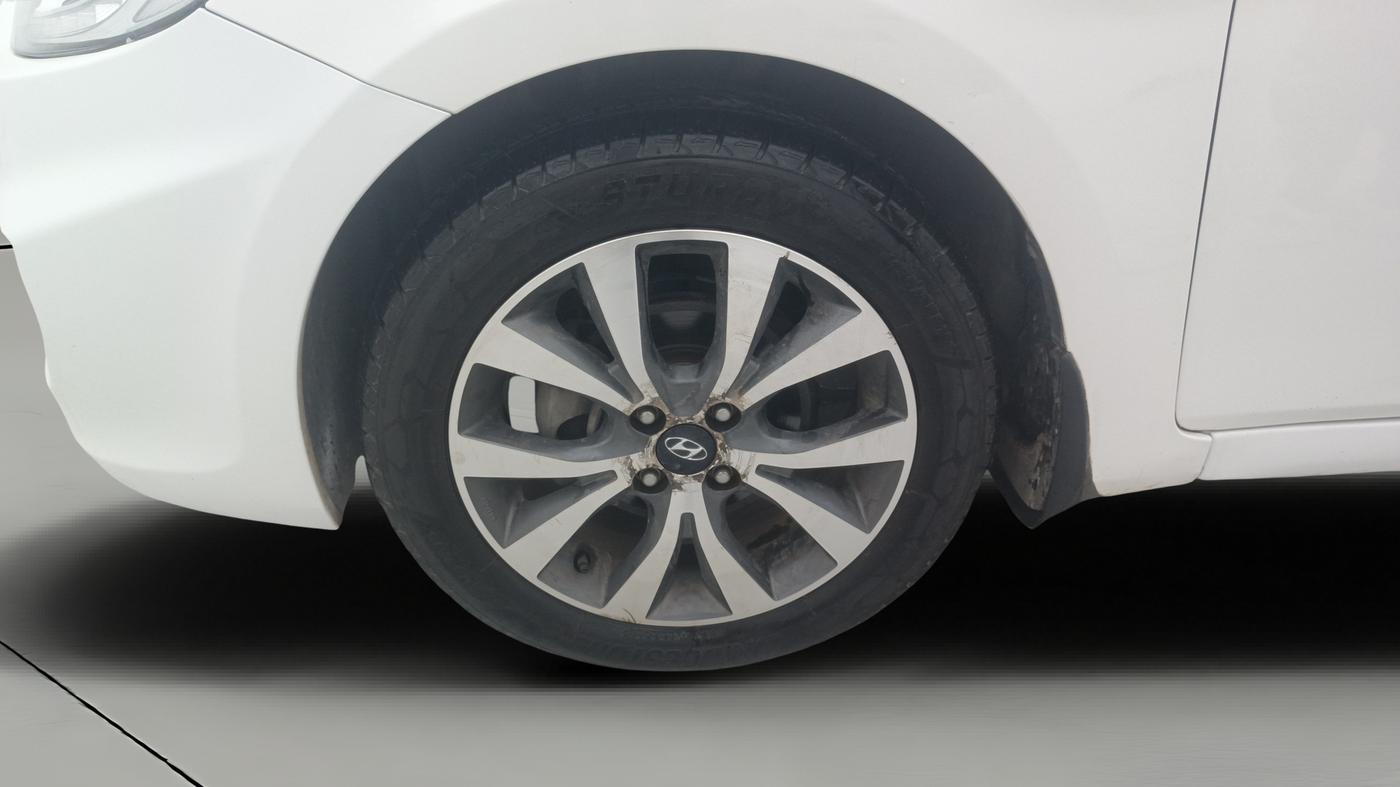 2014 Hyundai Verna FLUIDIC 1.6 VTVT SX, Petrol, Manual, 49,410 km, Left Front Wheel