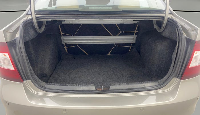 2015 Skoda Rapid AMBITION 1.6 MPI MT, Petrol, Manual, 1,39,151 km, Boot Open Zoomed View