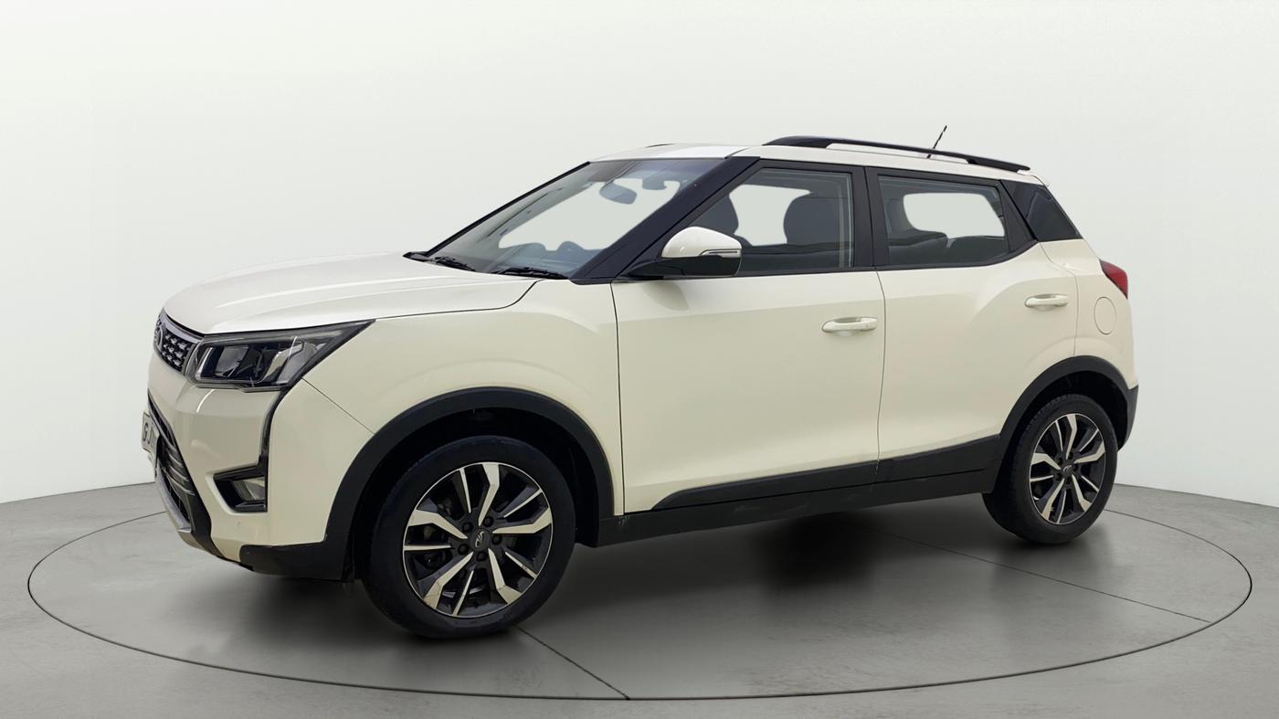 2021 Mahindra XUV300 W8 (O) 1.2 PETROL, Petrol, Manual, 78,893 km, Left Front Diagonal