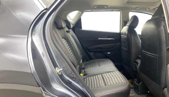 2022 KIA SONET GTX PLUS 1.0 DCT, Petrol, Automatic, 1,05,769 km, Right Side Rear Door Cabin