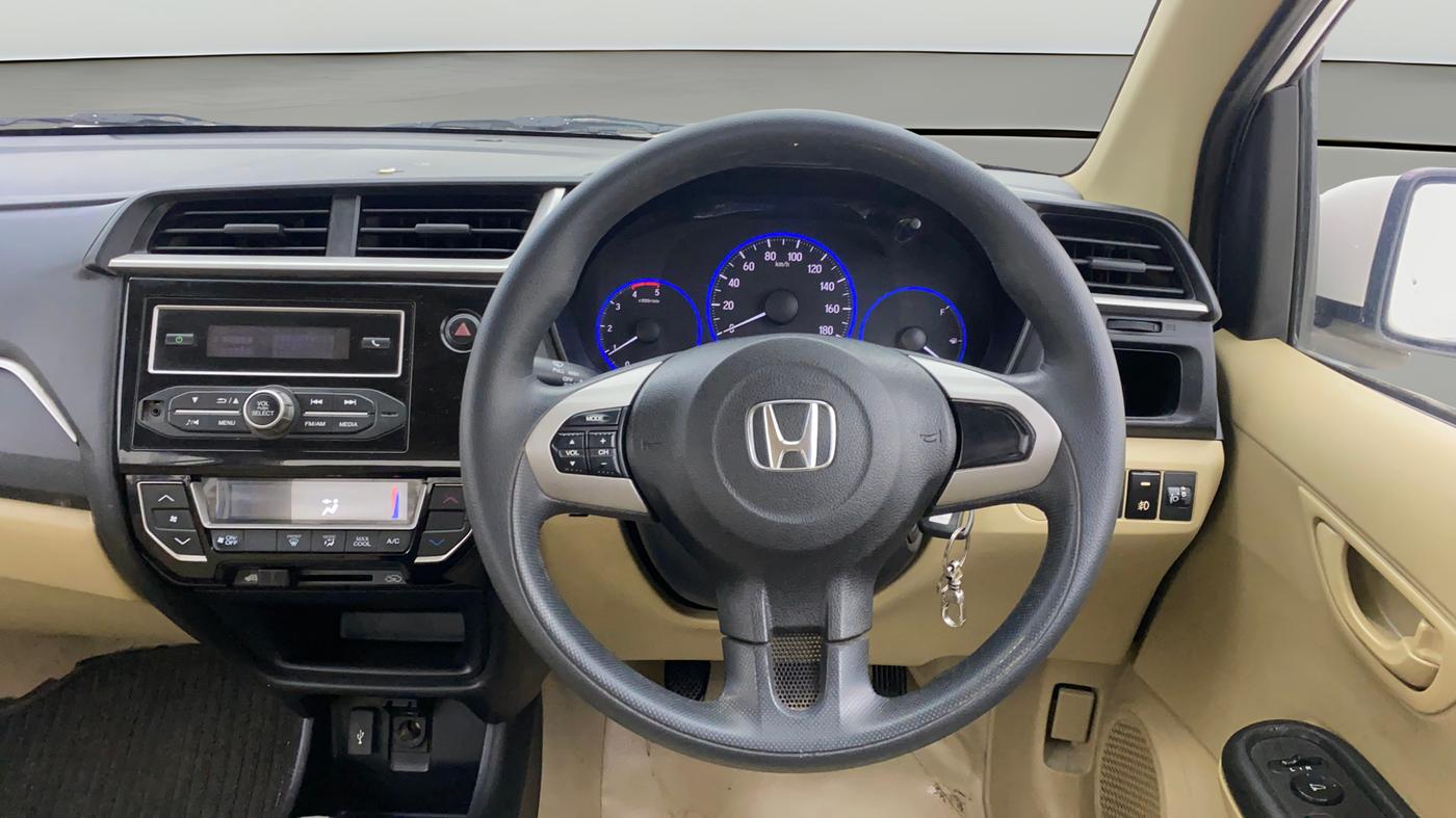 2017 Honda Amaze 1.5L I-DTEC S, Diesel, Manual, 1,13,855 km, Steering Wheel Close Up