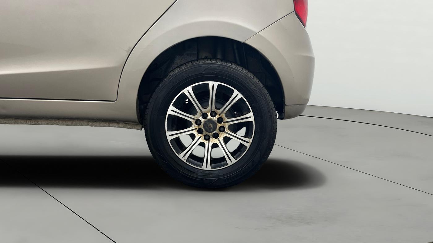 2015 Tata Bolt XE QUADRAJET, Diesel, Manual, 81,980 km, Left Rear Wheel