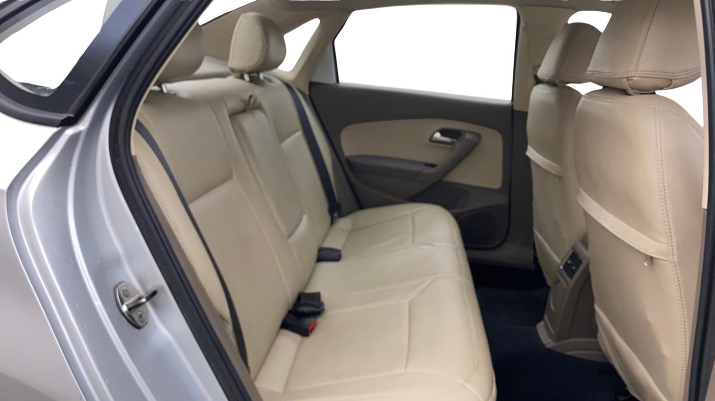 2014 Skoda Rapid 1.5 TDI CR ELEGANCE AT, Diesel, Automatic, 49,586 km, Right Side Rear Door Cabin