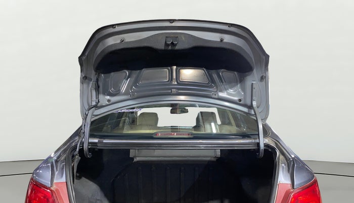 2017 Hyundai Verna 1.6 CRDI SX, Diesel, Manual, 91,585 km, Boot Door Open