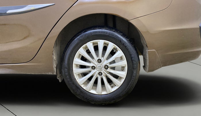 2015 Maruti Ciaz ZXI, Petrol, Manual, 94,892 km, Left Rear Wheel