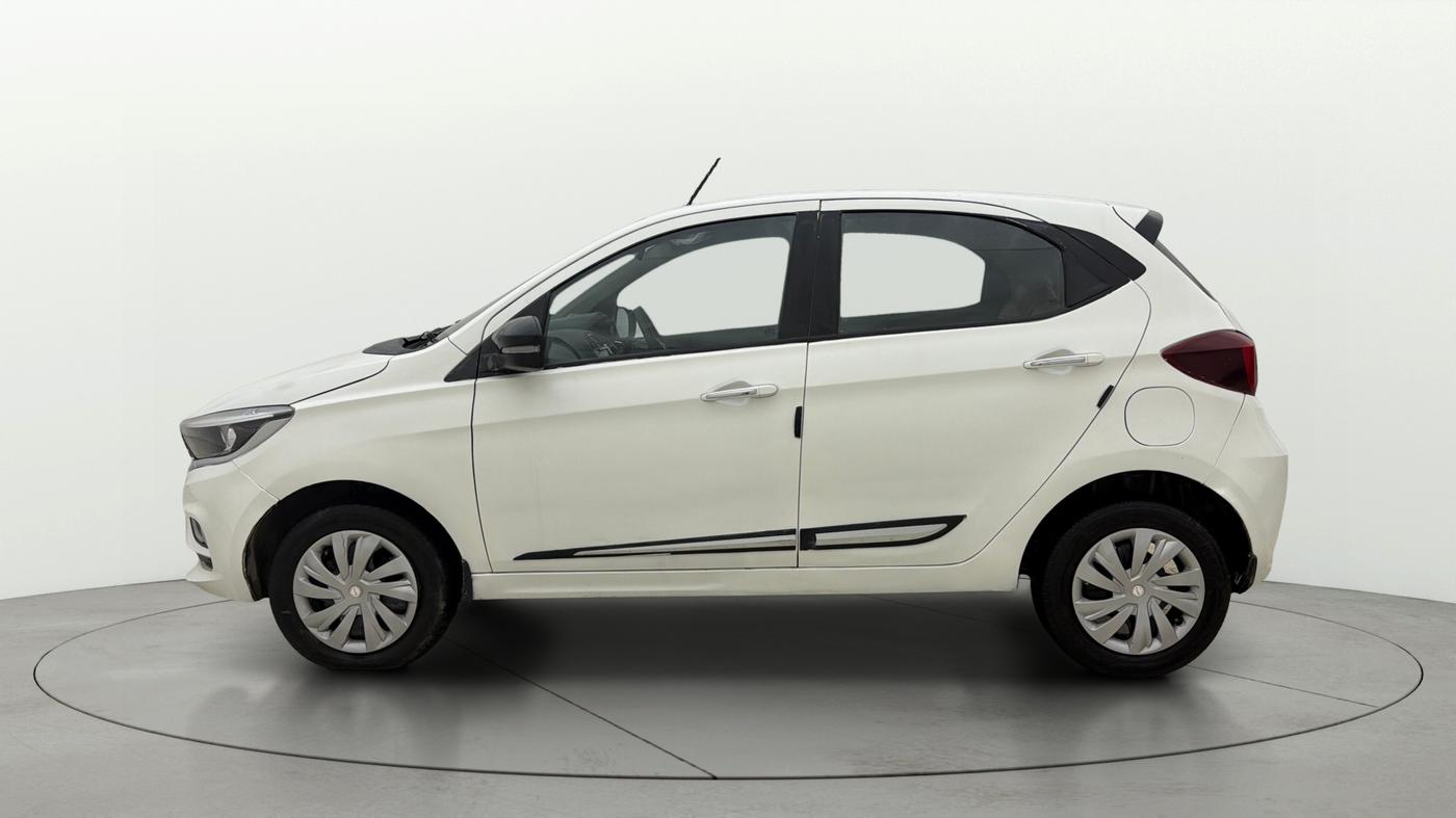 2022 Tata Tiago XZ PLUS CNG, CNG, Manual, 54,783 km, Left Side