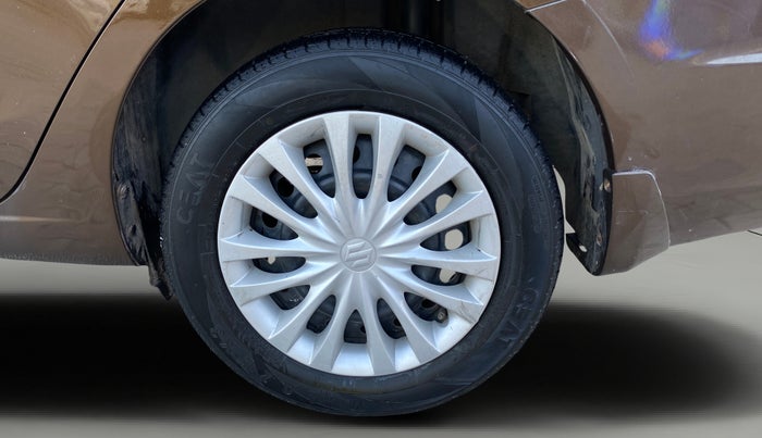 2016 Maruti Ciaz VXI+, Petrol, Manual, 1,06,270 km, Left Rear Wheel