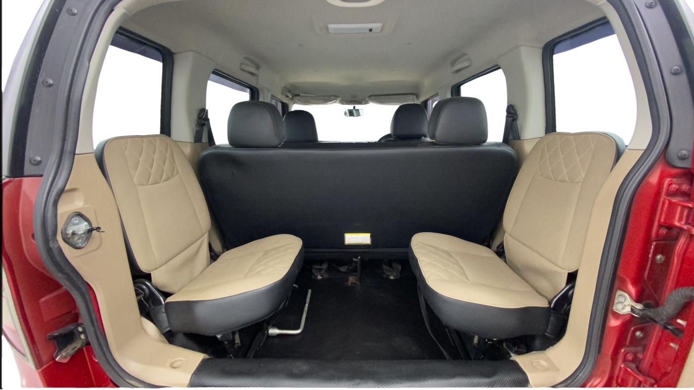 2018 Mahindra TUV300 T10, Diesel, Manual, 74,032 km, Third Seat Row ( optional )