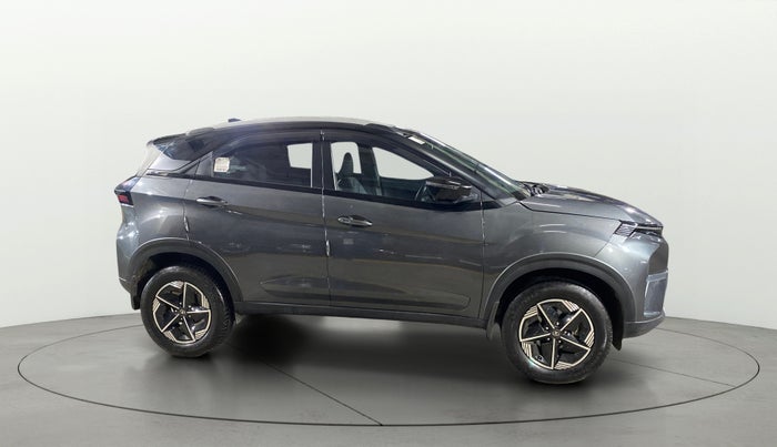 2024 Tata NEXON FEARLESS + SUNROOF DUAL TONE 1.2 PETROL, Petrol, Manual, 4,075 km, Right Side View