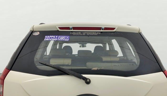 2017 Mahindra XUV500 W6, Diesel, Manual, 1,49,587 km, Rear Windshield