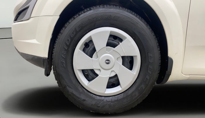 2019 Mahindra XUV500 W5, Diesel, Manual, 85,365 km, Left Front Wheel