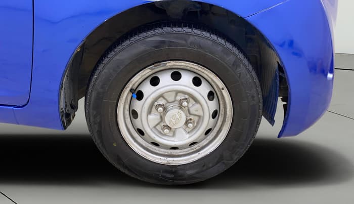 2014 Hyundai Eon D-LITE+, Petrol, Manual, 1,31,667 km, Right Front Wheel