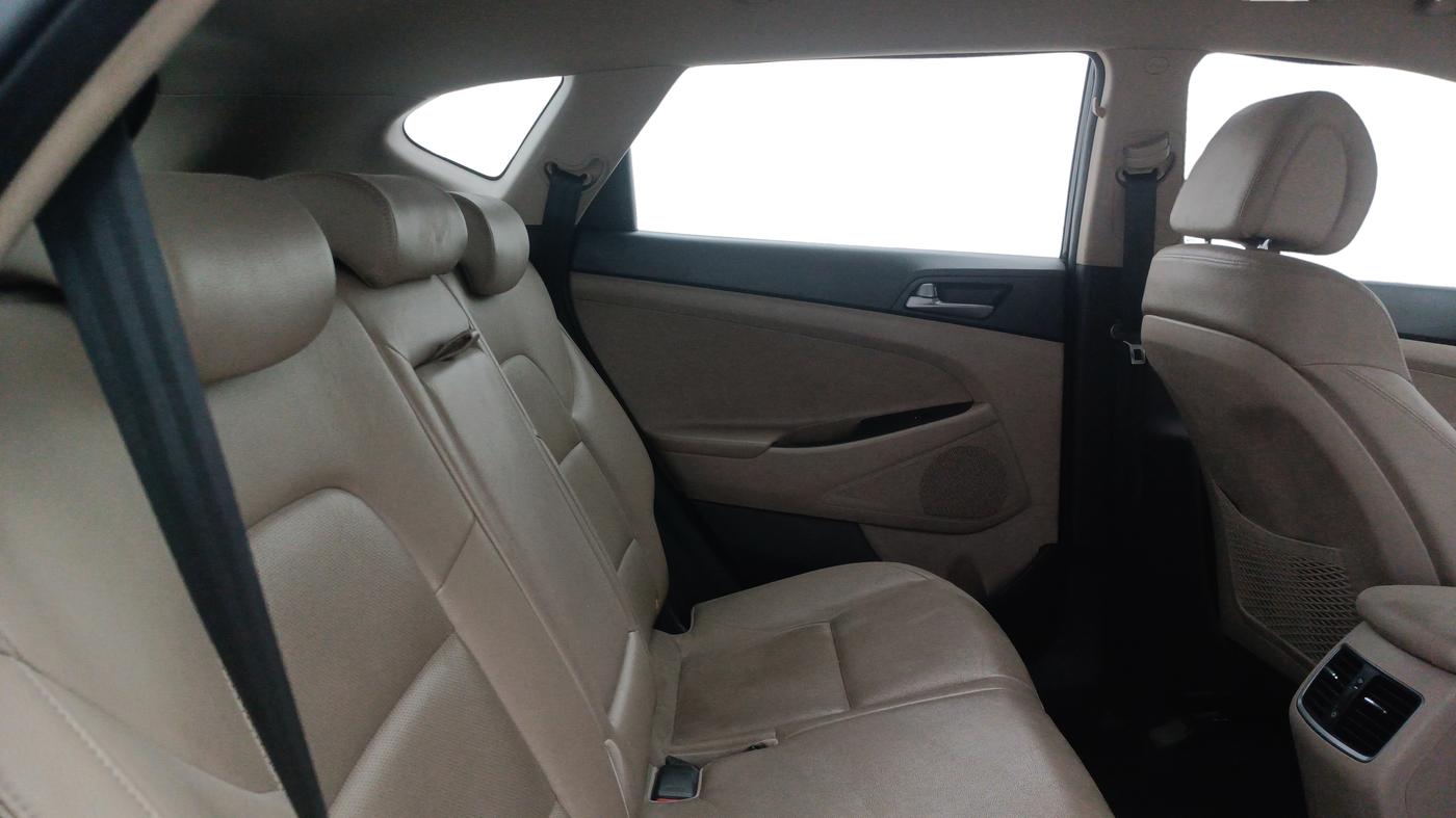 2018 Hyundai Tucson 2WD AT GL DIESEL
, Diesel, Automatic, 1,43,838 km, Right Side Rear Door Cabin