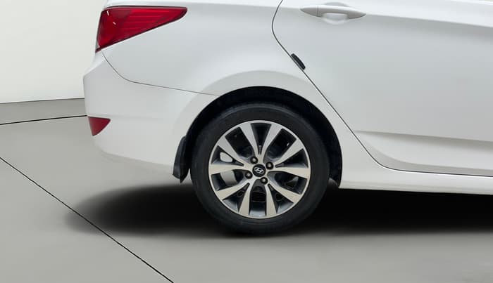 2016 Hyundai Verna 1.6 CRDI SX, Diesel, Manual, 27,271 km, Right Rear Wheel