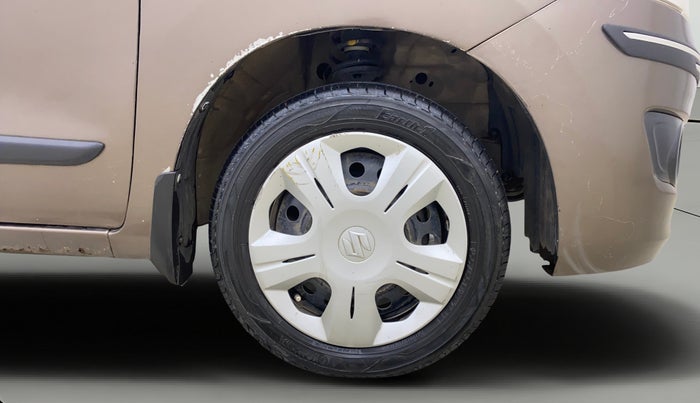 2013 Maruti Wagon R 1.0 LXI CNG, CNG, Manual, 1,28,031 km, Right Front Wheel