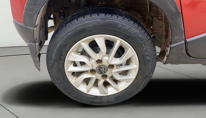 2016 Mahindra Kuv100 K8 6 STR, Petrol, Manual, 54,693 km, Right Rear Wheel