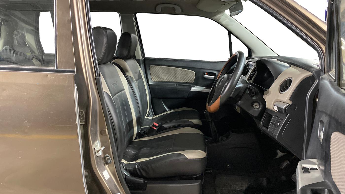 2013 Maruti Wagon R 1.0 LXI, Petrol, Manual, 35,260 km, Right Side Front Door Cabin