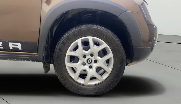 2017 Renault Duster RXL PETROL, Petrol, Manual, 57,656 km, Right Front Wheel