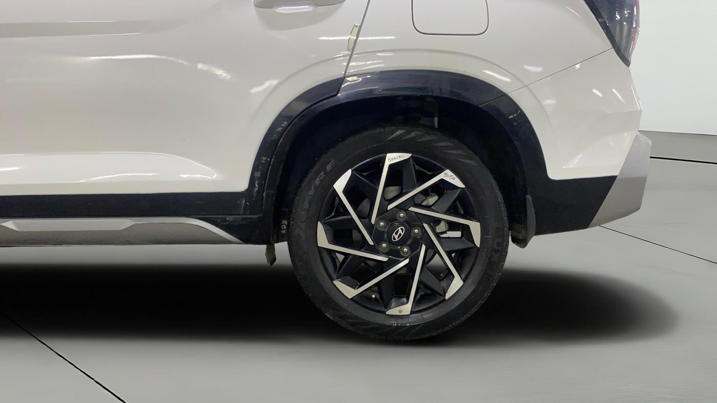2024 Hyundai ALCAZAR Signature 6 STR 1.5 Turbo GDi Petrol DCT, Petrol, Automatic, 38,456 km, Left Rear Wheel
