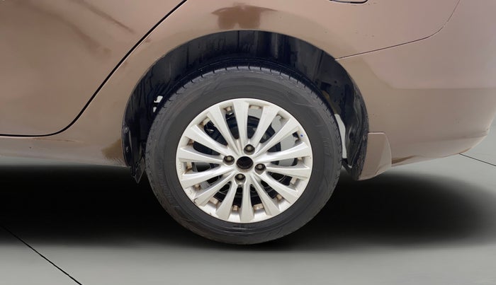 2015 Maruti Ciaz ZXI, Petrol, Manual, 93,649 km, Left Rear Wheel