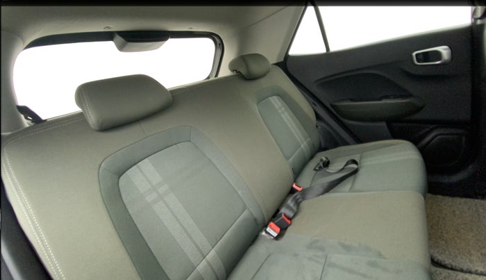 2021 Hyundai VENUE SX 1.0 TURBO, Petrol, Manual, 58,185 km, Right Side Rear Door Cabin