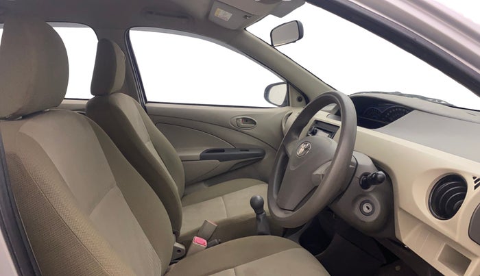 2015 Toyota Etios Liva G, Petrol, Manual, 38,768 km, Right Side Front Door Cabin