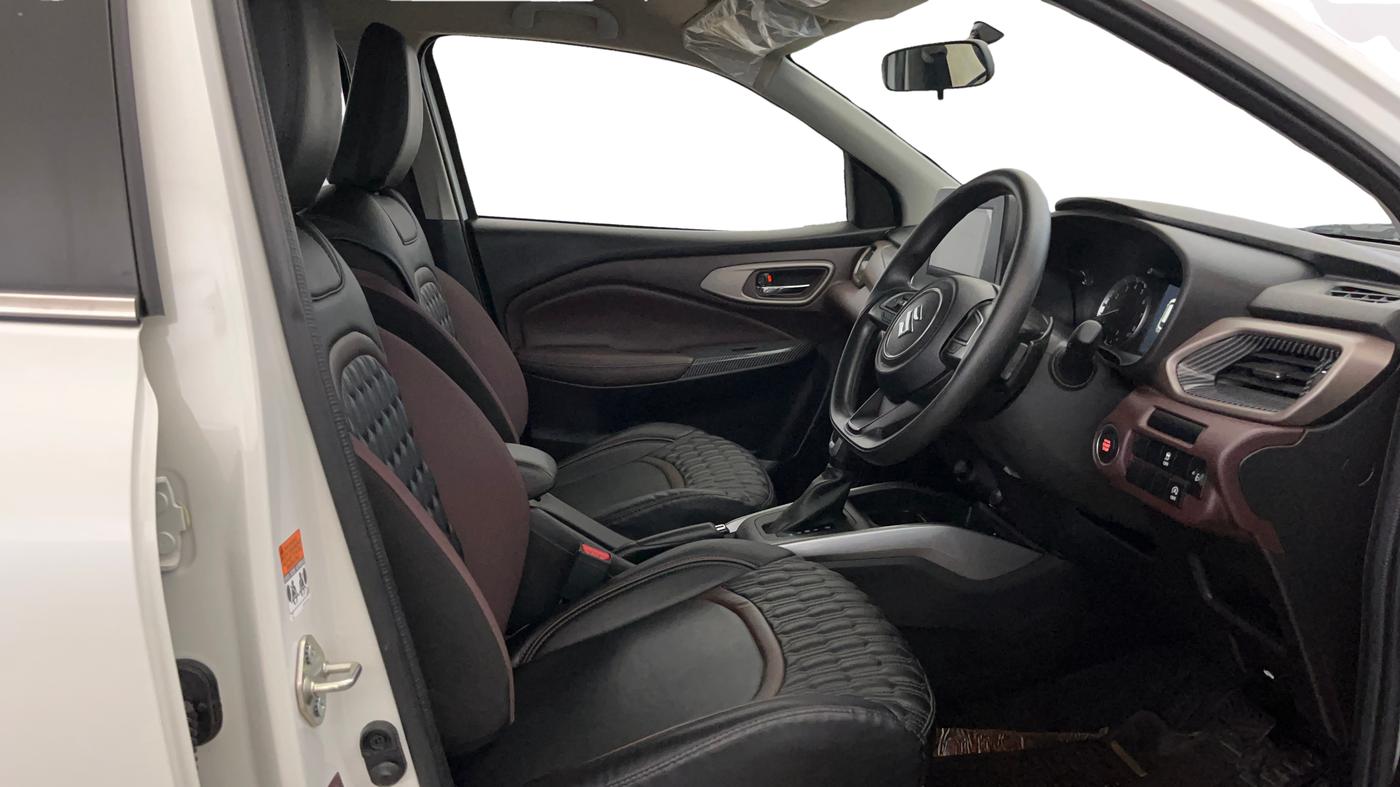 2024 Maruti FRONX ZETA 1.0L TURBO 6 AT, Petrol, Automatic, 6,209 km, Right Side Front Door Cabin